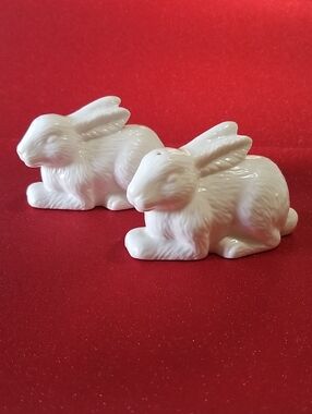 Vintage White Ceramic Laying Rabbit Salt And Pepper Shakers